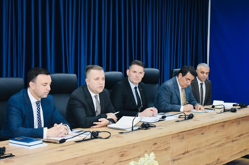 Zëvendësministri i Drejtësisë, Sallahu, dhe Drejtori i Përgjithshëm i Shërbimit Korrektues të Kosovës, Dibrani, kanë takuar drejtorët e institucioneve korrektuese
