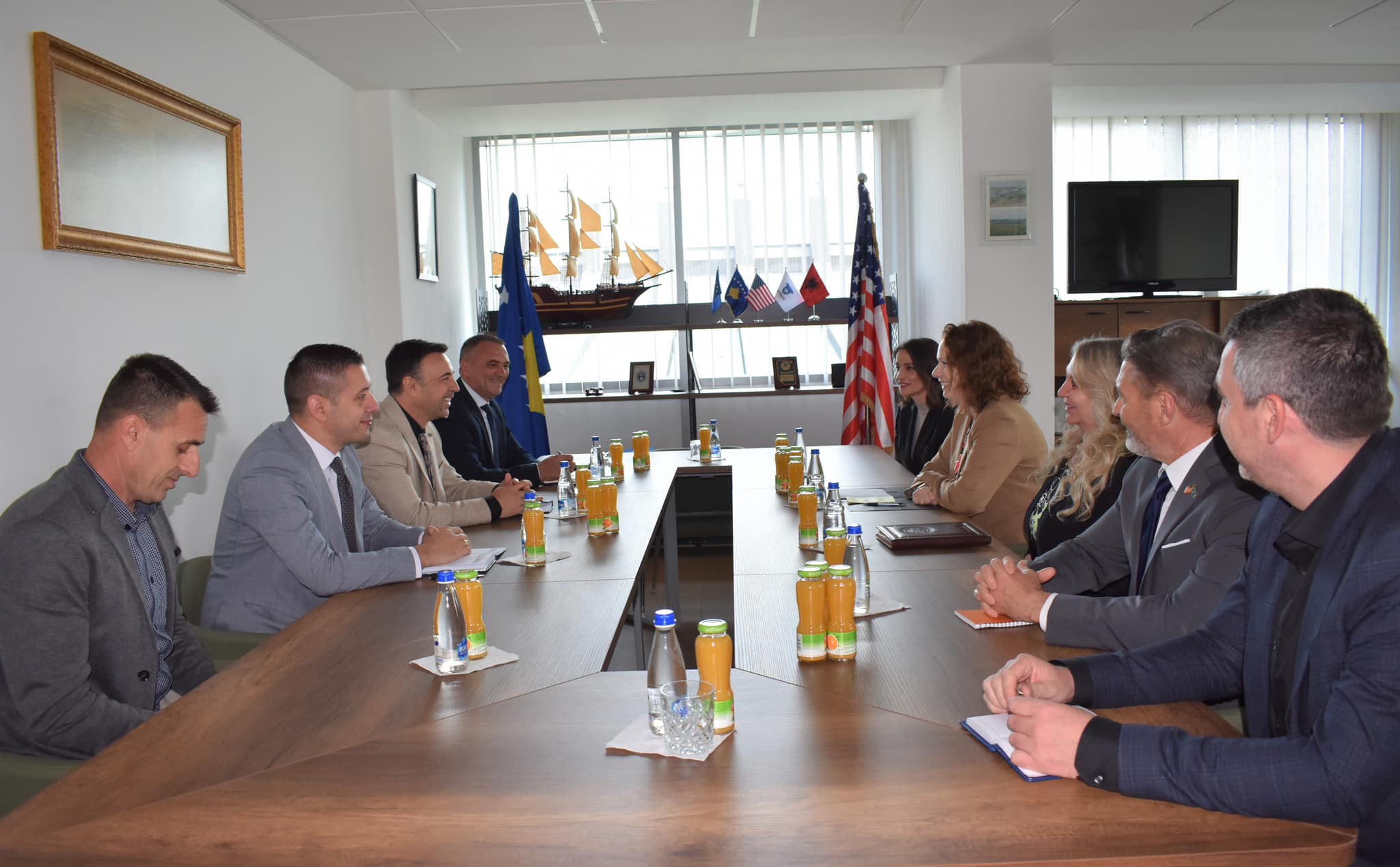 Dibrani, priti në takim Atashejen e ICITAP-it pranë Ambasadës Amerikane në Kosovë, znj. Kimberly Riffe dhe Drejtoreshën e INL Tamra Greig