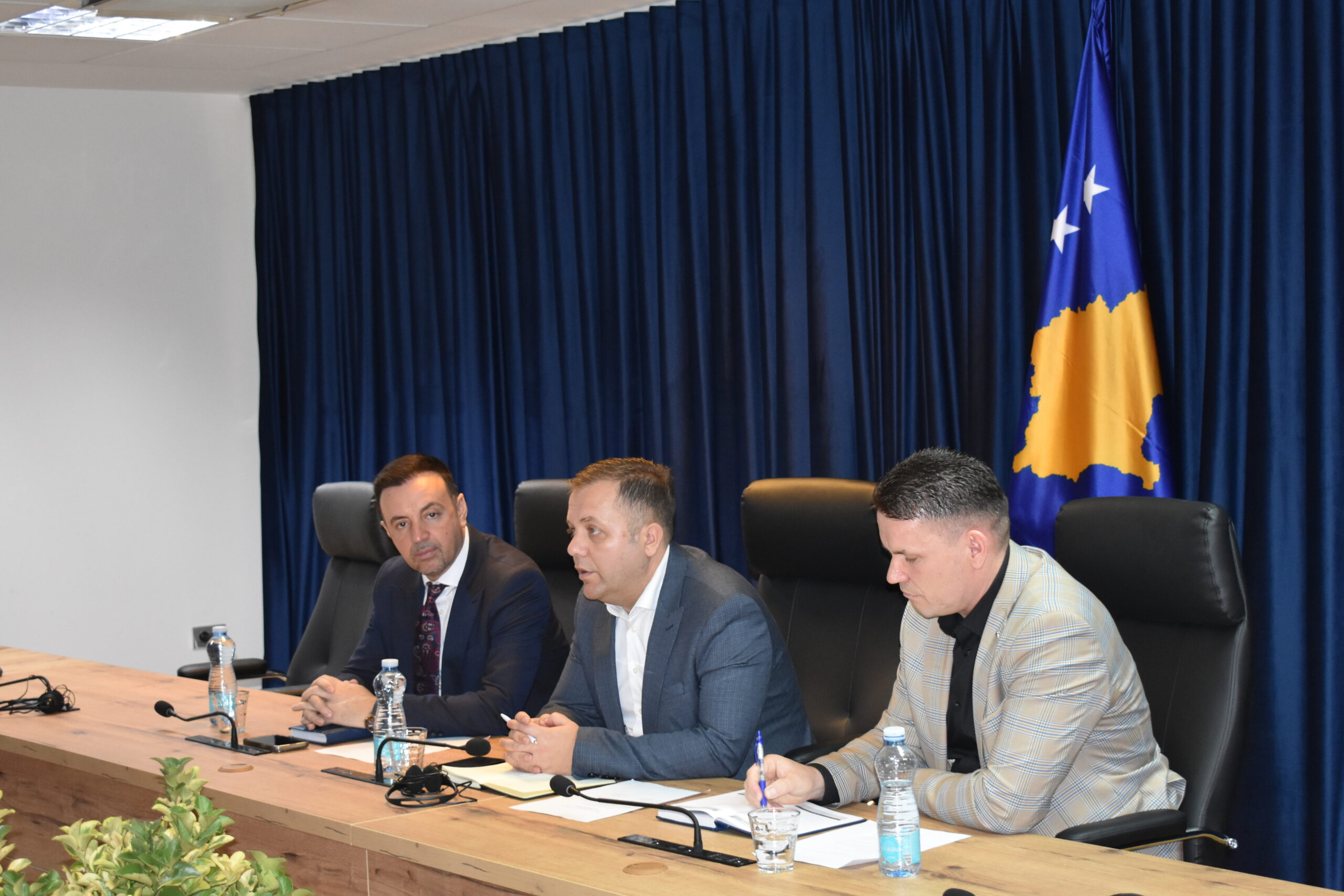 Zëvendësministri Sallahu dhe Drejtori Dibrani takuan sindikalistet e SHKK-së