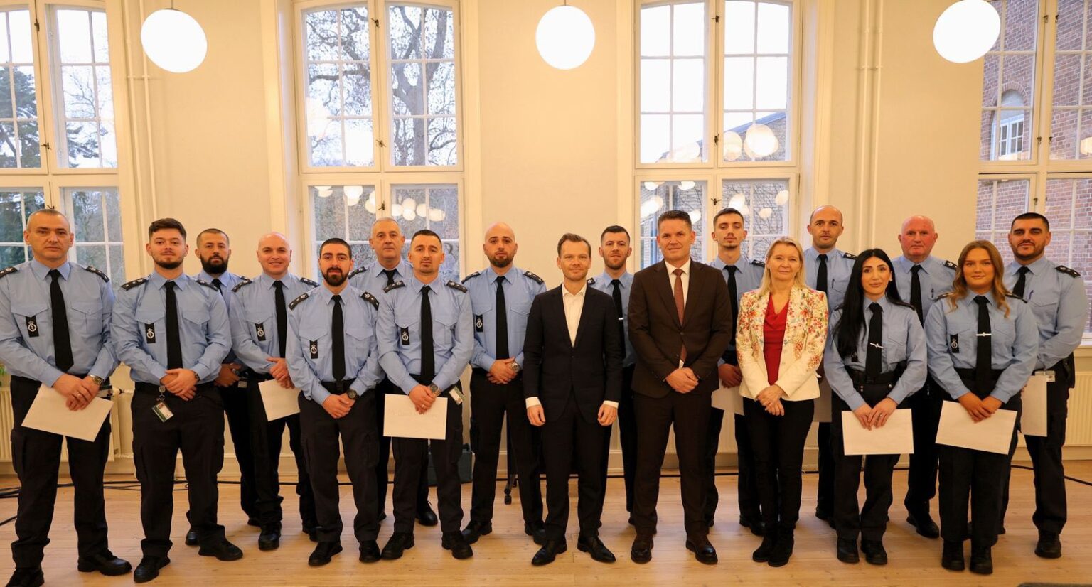 15 kosovskih korektivnih službenika uspešno završilo obuku u Danskoj
