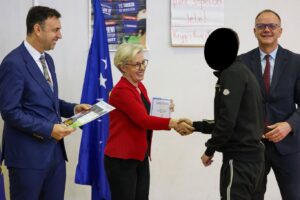 40 të mitur certifikohen në Qendrat Korrektuese dhe Edukuese në Lipjan